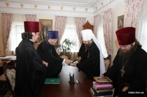 Signing of the Agreement between the Kyiv Theological Academy and St. Vladimir’s Seminary.