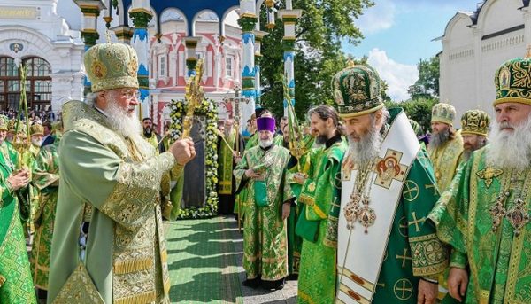 Patriarch Kirill Conveys Words of Support and His Blessing to UOC Believers